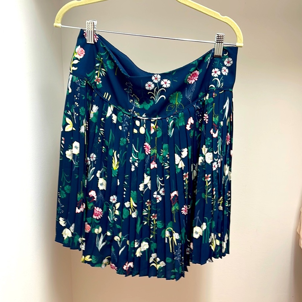 Loft skirt size 8 floral skirt